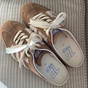 Back 70 mules size 40